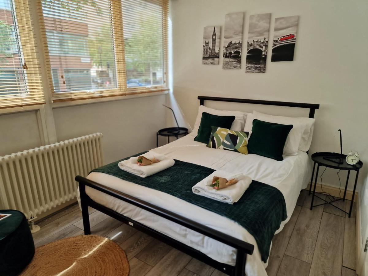 2 Bedrooms Flat In Great Location! Londyn Zewnętrze zdjęcie