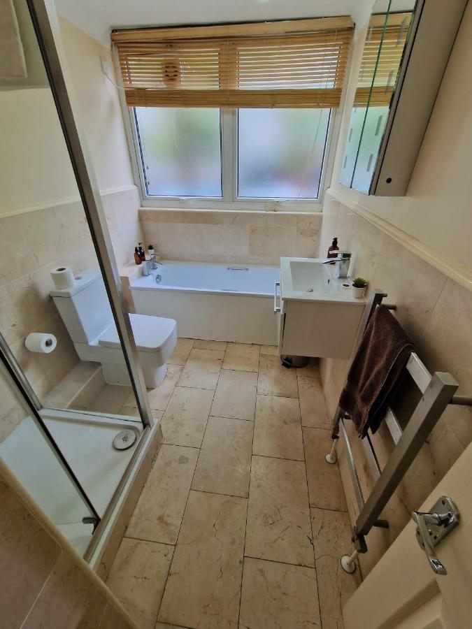 2 Bedrooms Flat In Great Location! Londyn Zewnętrze zdjęcie