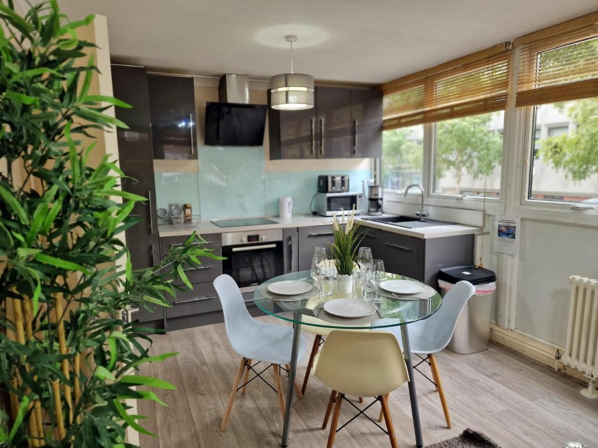2 Bedrooms Flat In Great Location! Londyn Zewnętrze zdjęcie