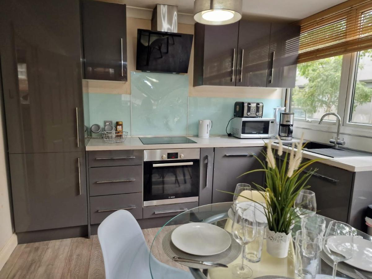 2 Bedrooms Flat In Great Location! Londyn Zewnętrze zdjęcie